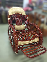 Кресло качалка из ротанги коричневая (плетен.)