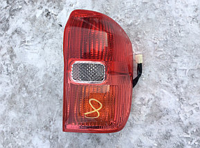Фонарь задний правый Toyota RAV4 2000-2005