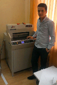 Бумагорезательная машина BW-460 Z5 в рекламном агентстве "ЭверестАрт" 1