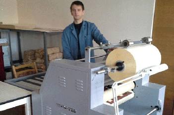 Гидравлический рулонный ламинатор YDFM-720 на Брестской типографии 1