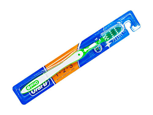 Зубная щетка Орал би - Oral-B ЧСС с колпачком