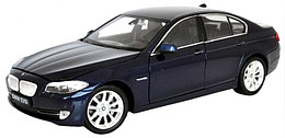 Игрушка модель машины 1:24 BMW 535I