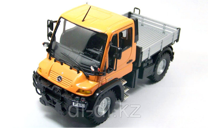 Игрушка модель машины с кузовом 1:32 Mercedes-Benz Unimog U400