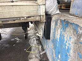 Здесь показано как фура упирается в резиновый бампер PROMStahl