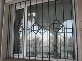 Решетки оконные, прямые, с простыми геометрическими фигурами, рисунок 6 мм