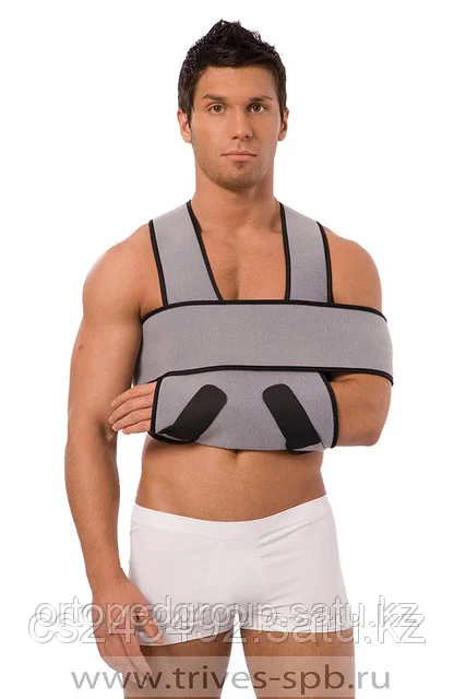 Мен оның киім ауыстырып жатқанын бақылап отырдым, ол оны көрді, мен оны трассам.