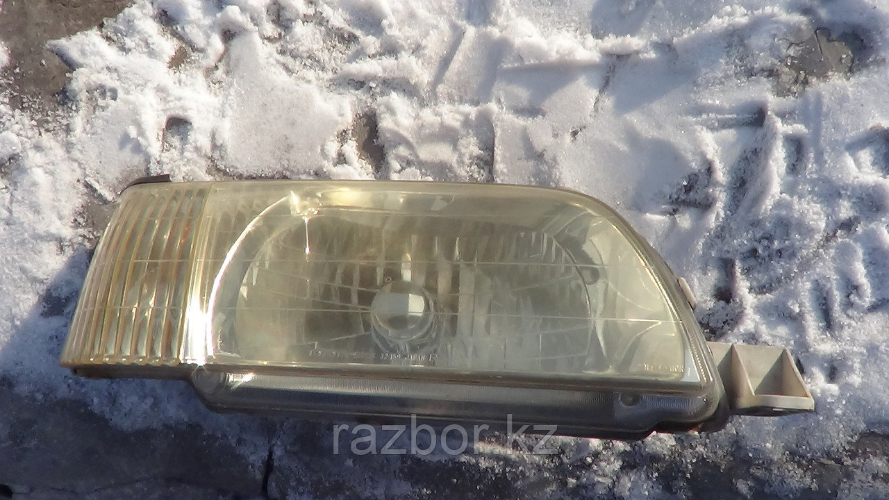 Фара передняя правая Toyota Camry SV40