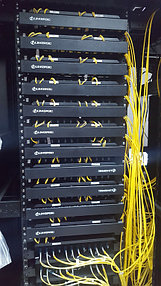 Панель-оранайзер горизонтальная 19", 1U (пластик)
Термостат для шкафа 19"