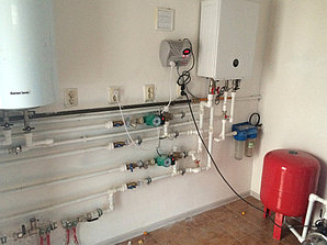 Монтаж системы отопления холодной/горячей воды в административном здании 3