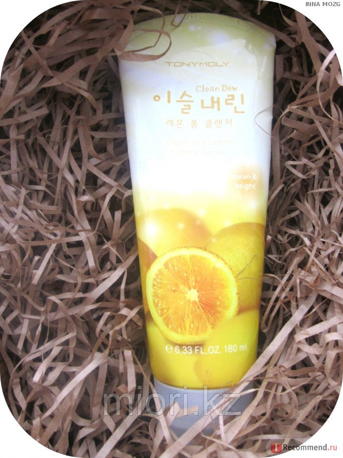 Пенка для умывания "Tony Moly Clean Dew Lemon Seed Foam Cleanser" с осветляющим эффектом,150мл