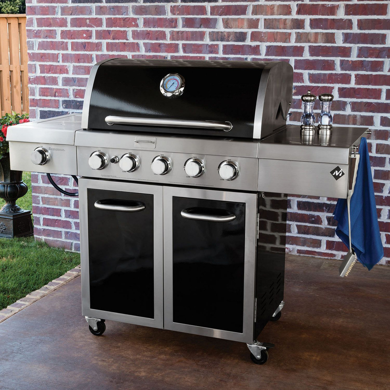 Member's Mark Stainless Steel and Porcelain 5-Burner Gas Grill 