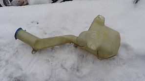 Бачок омывателя лобового стекла Honda CR-V