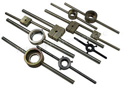 Воротки для метчиков и плашек