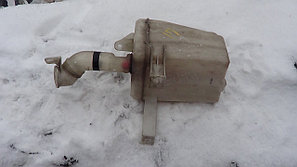 Бачок омывателя лобового стекла Mitsubishi Legnum