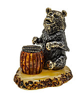 Фигурка "Медведь с бочонком меда. Ручная работа