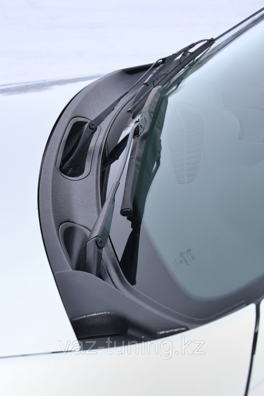 Накладка в проем стеклоочистителей (жабо) Renault Duster 2012- - фото 2 - id-p42514043