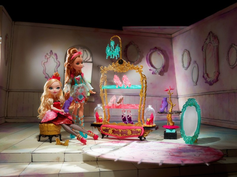 EVER AFTER HIGH: ВЕЧЕРИНКА В БУК ЭНД, ОБУВНОЙ МАГАЗИН ХРУСТАЛЬНЫЙ БАШМАЧОК