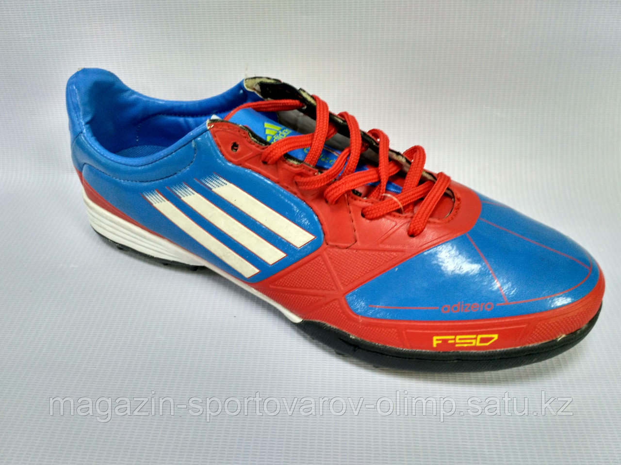 Обувь для футбола, шиповки, сороконожки Adidas