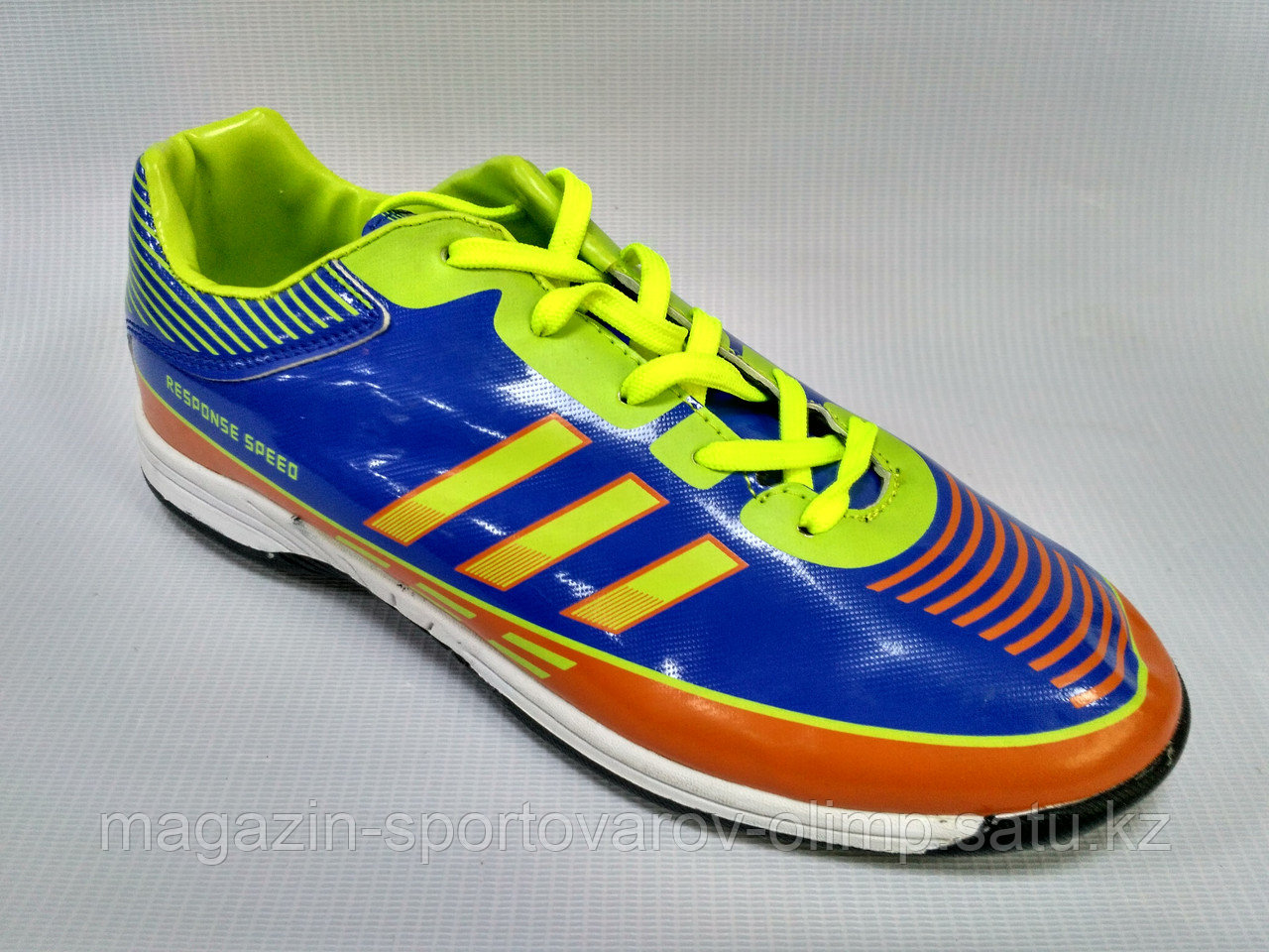 Обувь для футбола, шиповки, сороконожки Adidas