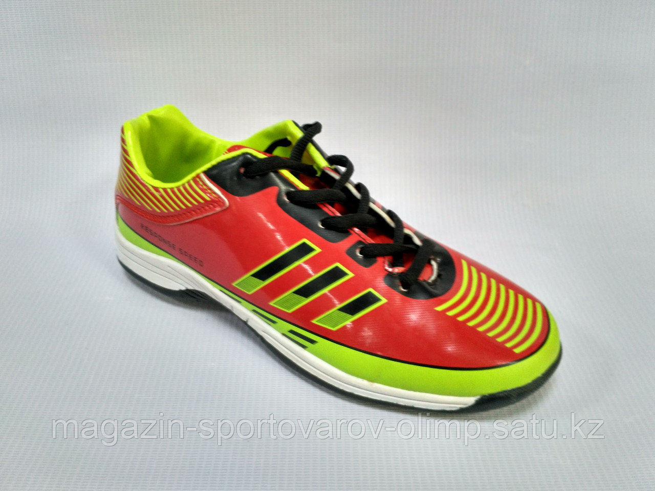 Обувь для футбола, шиповки, сороконожки Adidas