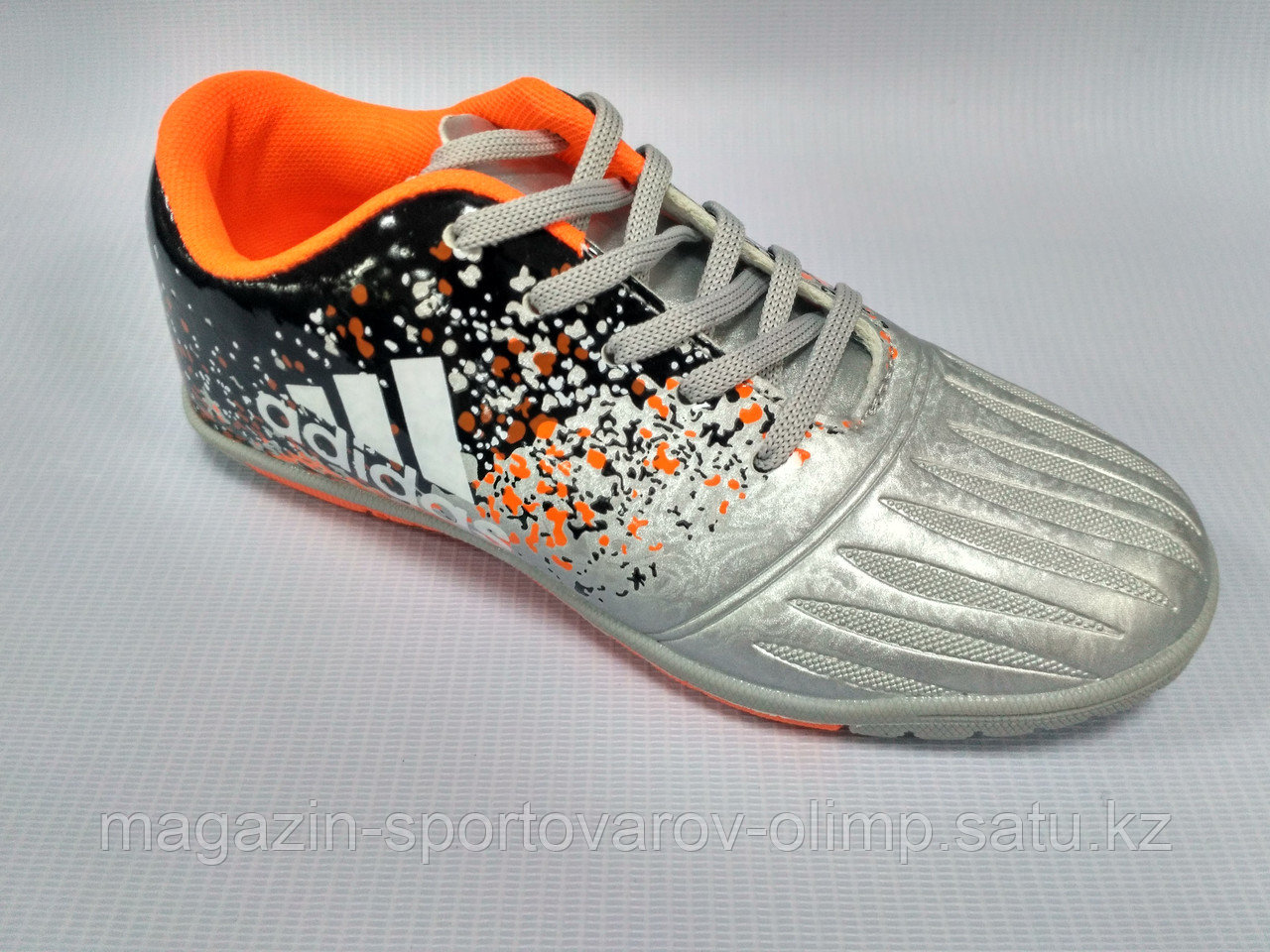 Обувь для футбола, шиповки, сороконожки Adidas