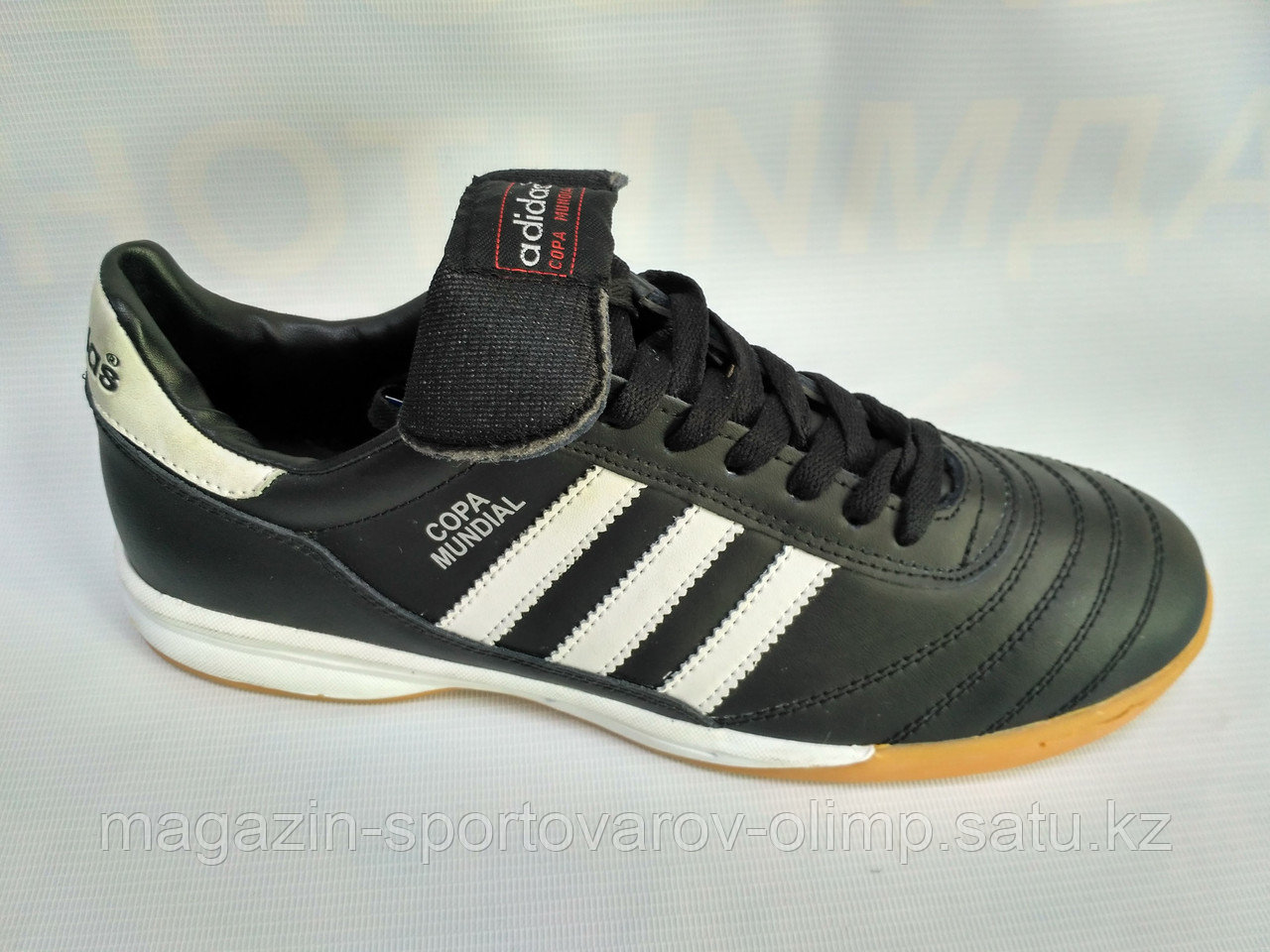 Обувь футбольная для зала Adidas, 43 РАЗМЕР