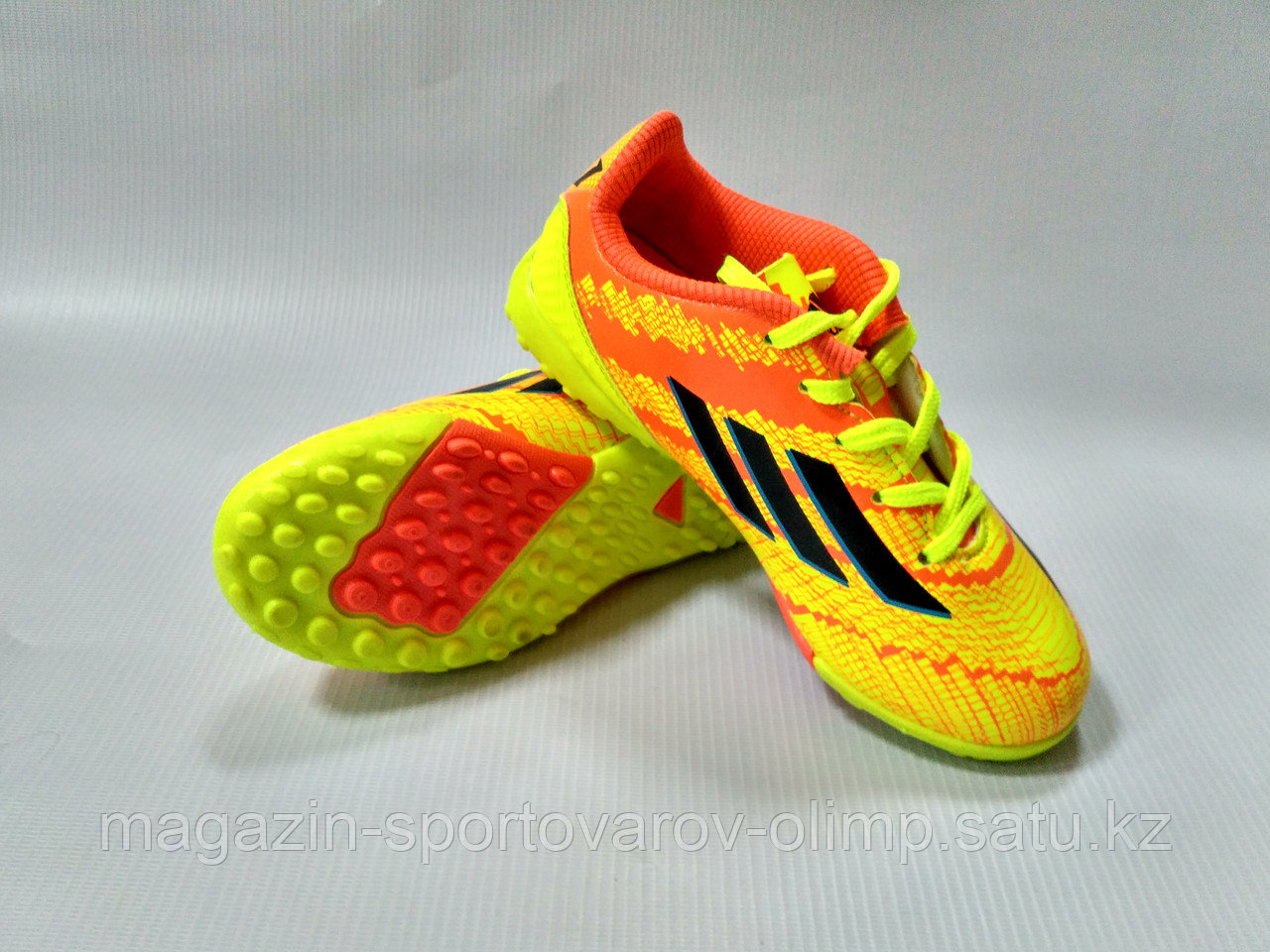 Сороконожки футбольные Adidas, детские