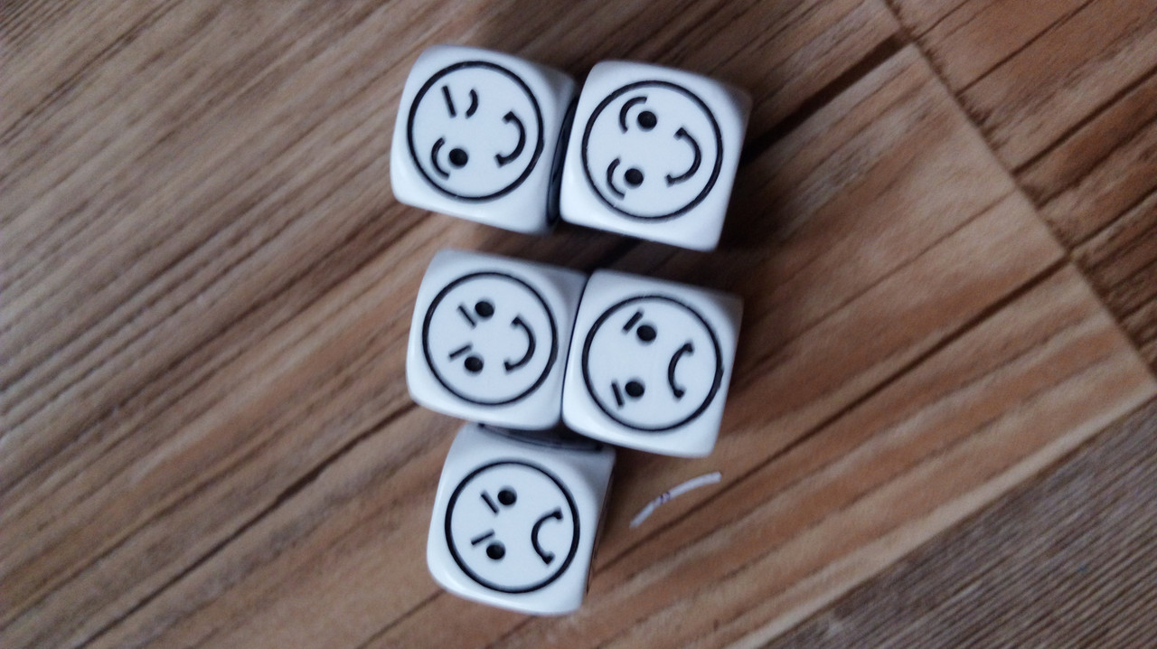 Кубик D6 смайлик пластик