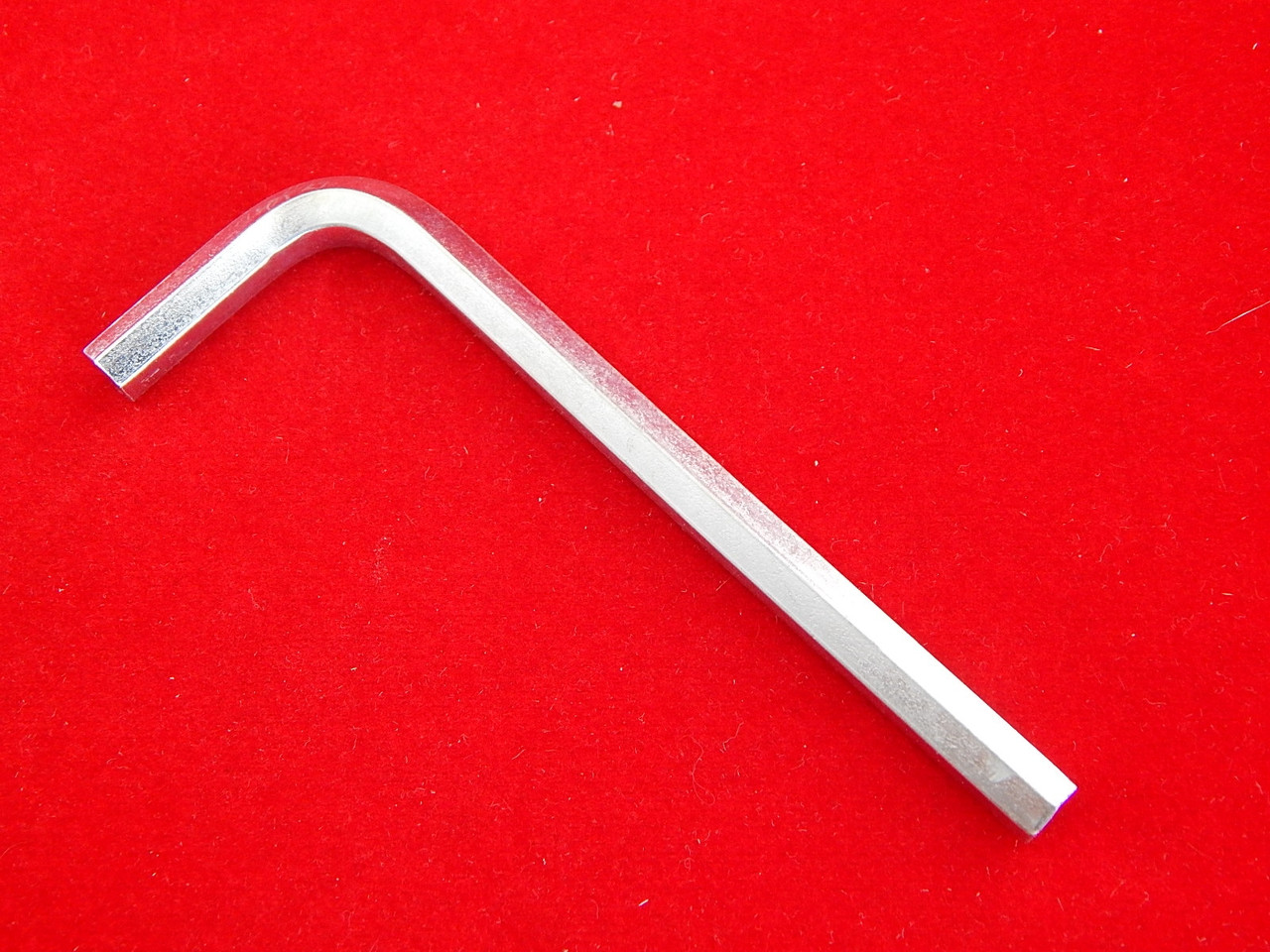 Ключ шестигранный (6 мм)