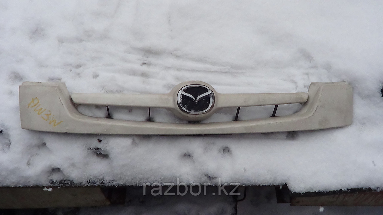Решётка радиатора Mazda Demio