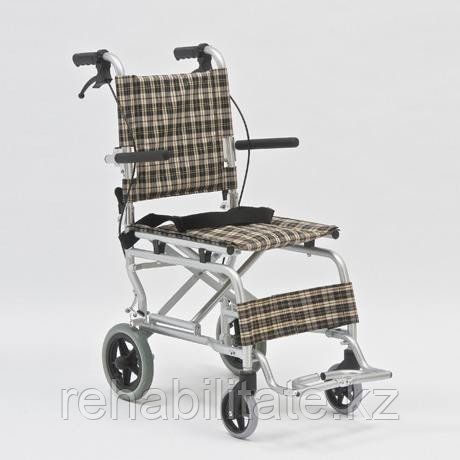 Легкое кресло-каталка FS804-37