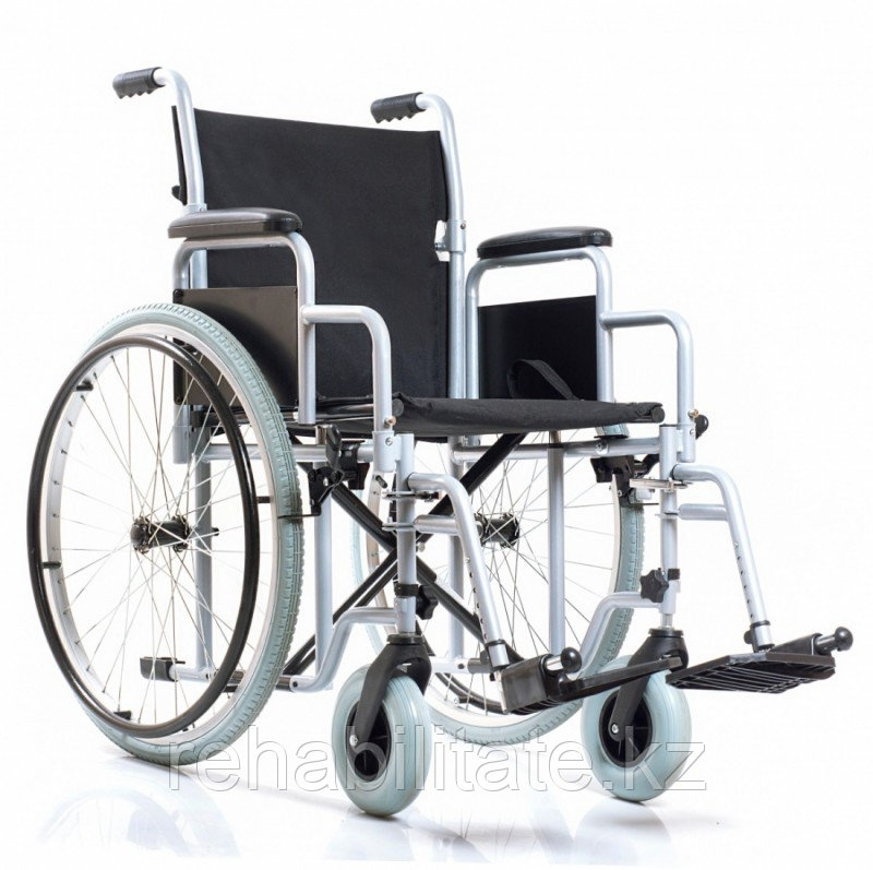 Кресло-коляска комнатное с цельнорезиновыми колёсами Base 110 (сиденье 46 см)