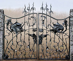 Железные ворота и заборы