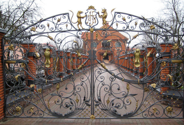 Кованые ворота аркой