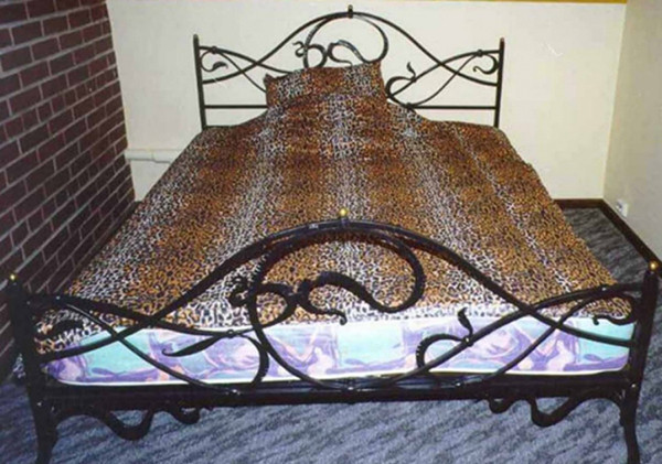 Кованые односпальные кровати