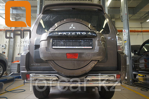 Защита заднего бампера Mitsubishi Pajero IV (2011-) (двойная) d 76/60, фото 2