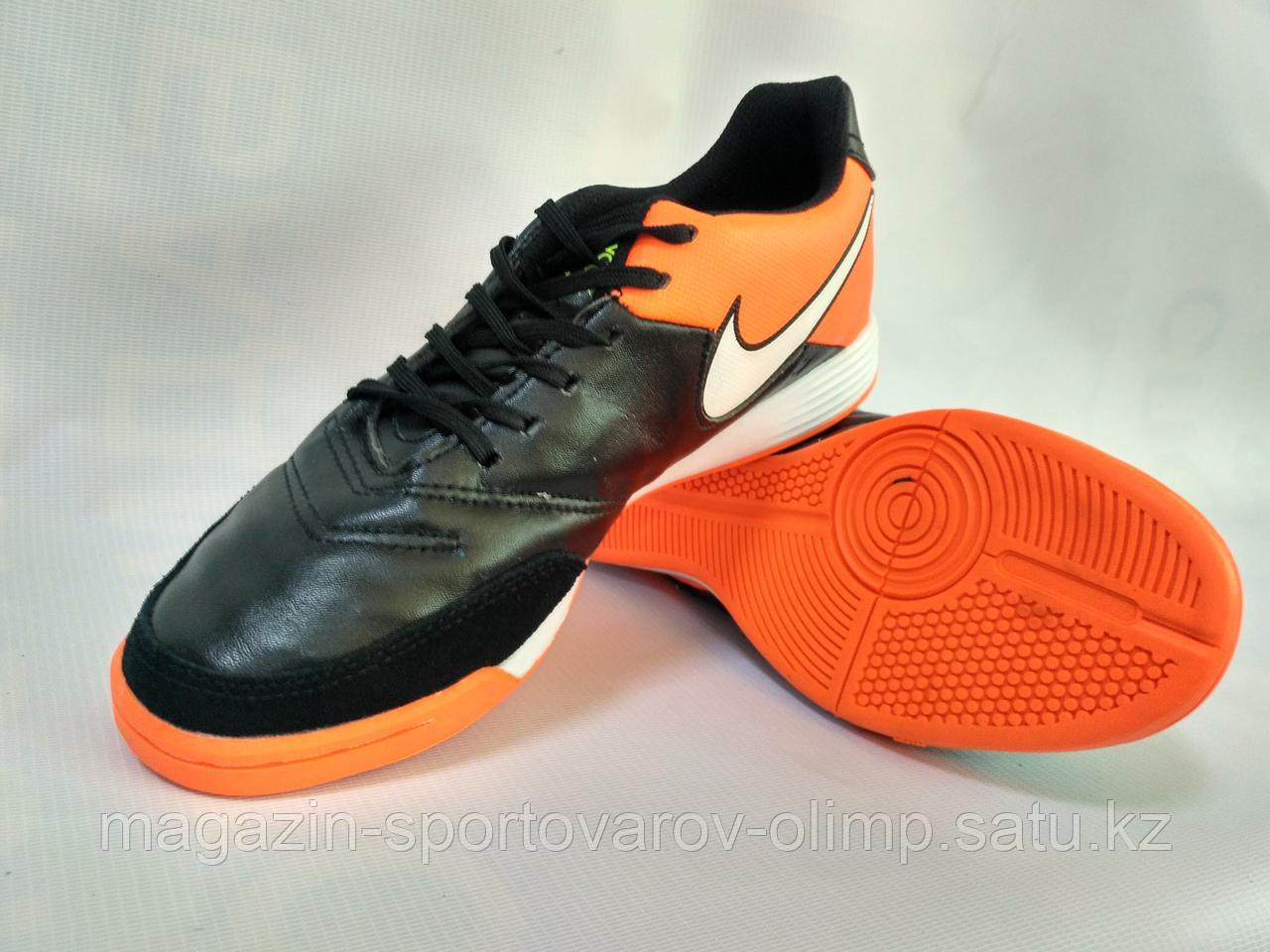 Обувь для зала Nike TIEMPO, 39 размер