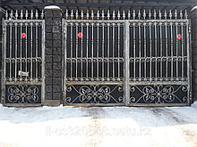 Ворота с элементами иранской ковки