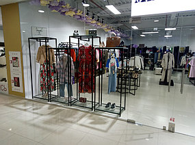 Торговое оборудование для магазина женской одежды   "Модный Базар" Атакент Алматы  6