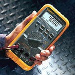 Fluke 787 - мультиметр-калибратор процессов