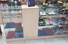 Витрины стеклянные безкаркасные