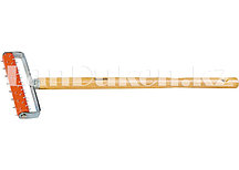 Валик игольчатый 15 см для гипсокартона с ручкой 50 см MATRIX 87901 (002)