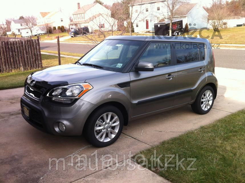 Мухобойка (дефлектор капота) на Kia Soul (киа соул) 2009-2011