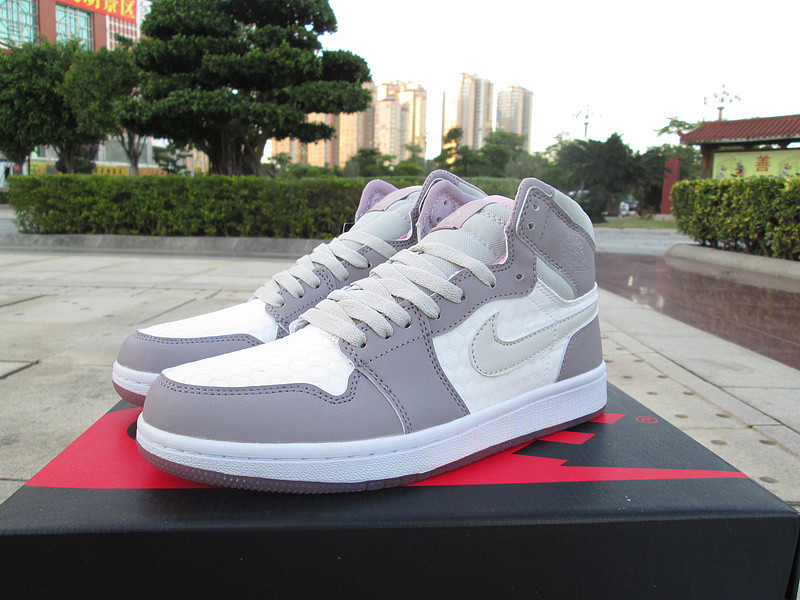 Баскетбольные кроссовки Nike Air Jordan 1 Retro - фото 2 - id-p43985371