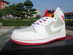 Баскетбольные кроссовки Nike Air Jordan 1 Retro белые, фото 2