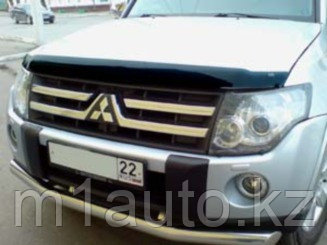 Мухобойка (дефлектор капота) на Mitsubishi Pajero 4/Митсубиши Паджеро 4 2007- - фото 1 - id-p2664050