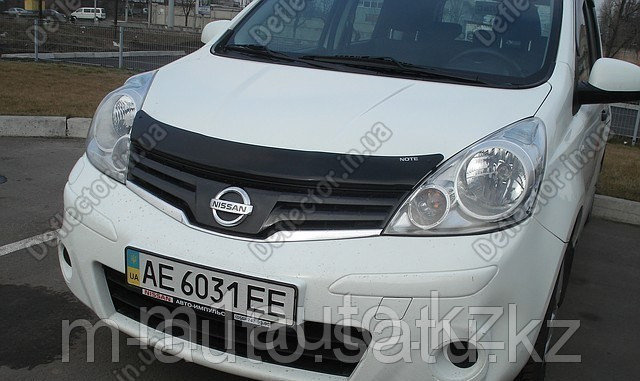 Мухобойка\дефлектор капота на Nissan Note/Ниссан Нот 2005-2009 - фото 1 - id-p2664113