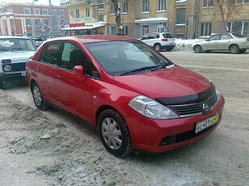 Мухобойка\дефлектор капота на Nissan Tiida/Ниссан Тиида 2006-