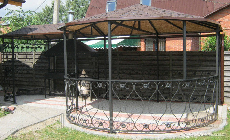 Металлическая беседка с гибкой черепицей