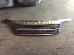 Решётка радиатора Nissan Elgrand 1997-2000